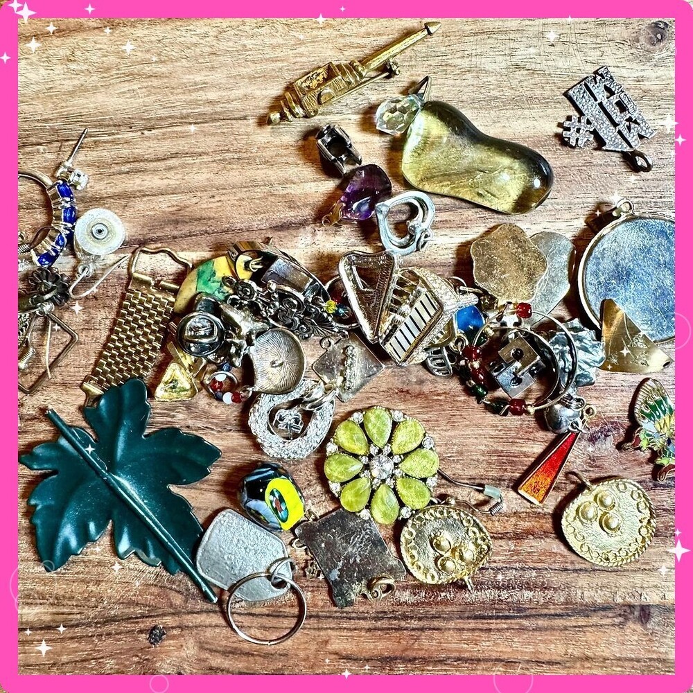 ⚜️ Craft Jewelry Lot | Mixed Era Charms Rhinestones Beads Resell DIY 🩷